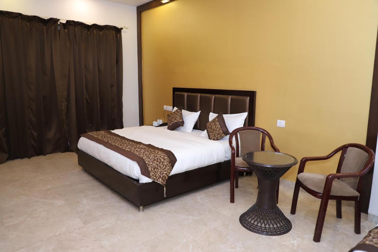 Nirvana Rooms Gurgaon Eksteriør billede
