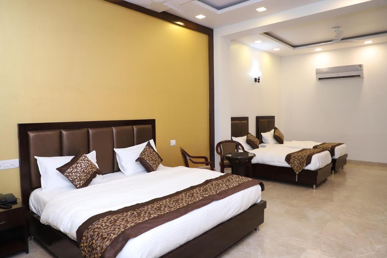 Nirvana Rooms Gurgaon Eksteriør billede